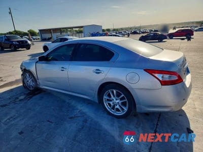 Drugie zdjęcie samochodu z przodu: 2010 NISSAN MAXIMA 3.5 S VIN:1N4AA5AP4AC839701 - miniatura