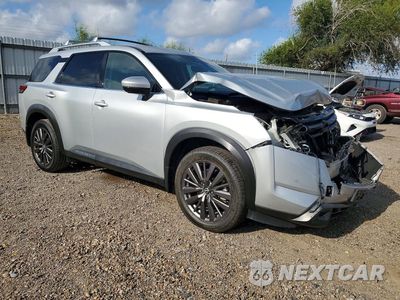 Czwarte zdjęcie samochodu z boku: 2024 NISSAN PATHFINDER SL VIN:5N1DR3CB3RC214896 - miniatura