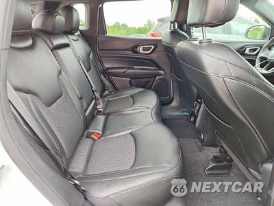 Zdjęcie 10 z 12 samochodu: 2024 JEEP COMPASS LATITUDE VIN:3C4NJDBN3RT139722 - miniatura