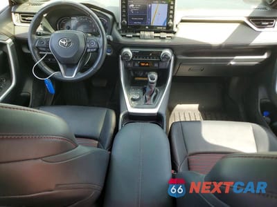 Zdjęcie 8 z 12 samochodu: 2021 TOYOTA RAV4 PRIME XSE VIN:JTMEB3FV6MD040909 - miniatura