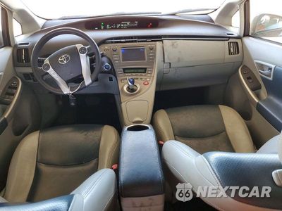 Zdjęcie 8 z 12 samochodu: 2013 TOYOTA PRIUS TWO VIN:JTDKN3DU1D1623426 - miniatura