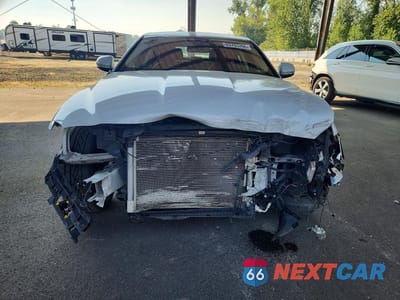 Piąte zdjęcie samochodu w środku: 2018 JAGUAR XE PORTFOLIO LE VIN:SAJAN4EV0JCP16870 - miniatura