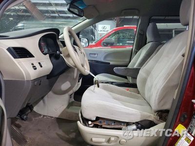Zdjęcie 7 z 13 samochodu: 2011 TOYOTA SIENNA LE VIN:5TDKK3DC8BS156246 - miniatura