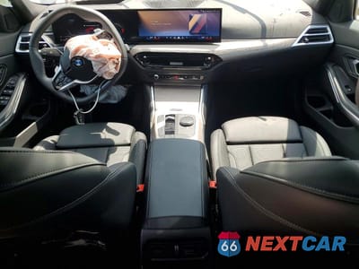 Zdjęcie 8 z 12 samochodu: 2025 BMW 330I VIN:3MW69CW00S8F50782 - miniatura