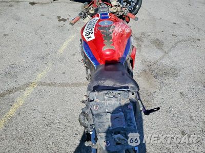 Zdjęcie 6 z 9 samochodu: 2006 HONDA CBR1000 RR VIN:JH25C57046M207390 - miniatura