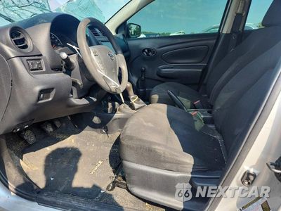 Zdjęcie 7 z 12 samochodu: 2019 NISSAN VERSA S VIN:3N1CN7AP5KL817069 - miniatura