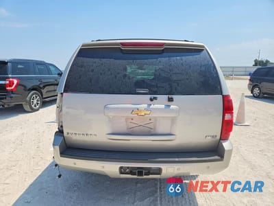 Zdjęcie 6 z 13 samochodu: 2007 CHEVROLET SUBURBAN C1500 VIN:3GNFC16037G226643 - miniatura