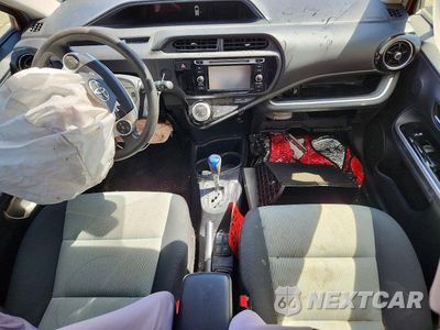 Zdjęcie 8 z 12 samochodu: 2015 TOYOTA PRIUS C TWO VIN:JTDKDTB39F1102695 - miniatura