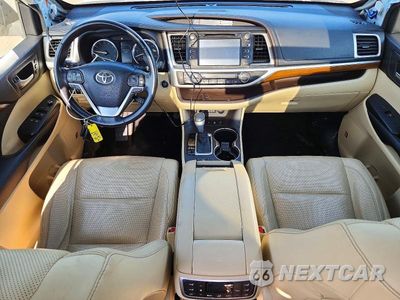 Zdjęcie 8 z 14 samochodu: 2017 TOYOTA HIGHLANDER LIMITED PLATINUM VIN:5TDDZRFH9HS362670 - miniatura