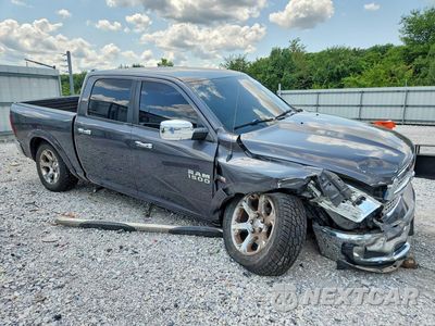 Czwarte zdjęcie samochodu z boku: 2016 RAM 1500 LARAMIE VIN:1C6RR7NT7GS328630 - miniatura
