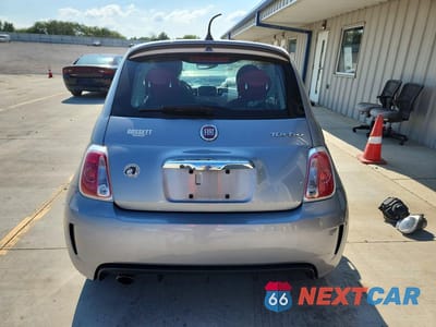 Zdjęcie 6 z 13 samochodu: 2018 FIAT 500 POP VIN:3C3CFFKH3JT471957 - miniatura