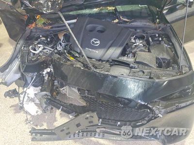 Zdjęcie 11 z 12 samochodu: 2019 MAZDA 3 VIN:JM1BPAJM4K1142926 - miniatura