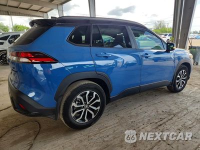 Trzecie zdjęcie samochodu z tyłu: 2026 TOYOTA COROLLA CROSS HYBRID SE VIN:7MUFBABG3TV098470 - miniatura