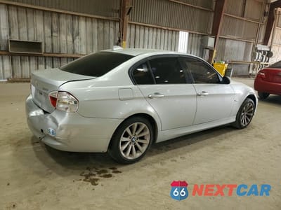 Trzecie zdjęcie samochodu z tyłu: 2006 BMW 325 I VIN:WBAVB13586PT21956 - miniatura