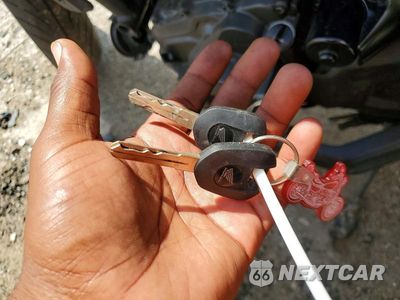 Zdjęcie 8 z 9 samochodu: 2025 HONDA CMX1100 D2 VIN:JH2SC87G1SK000380 - miniatura