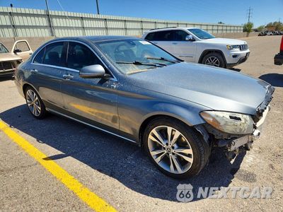 Czwarte zdjęcie samochodu z boku: 2017 MERCEDES-BENZ C 300 VIN:55SWF4JBXHU213162 - miniatura