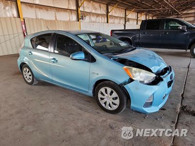 Czwarte zdjęcie samochodu z boku: 2013 TOYOTA PRIUS C TWO VIN:JTDKDTB36D1039410 - miniatura