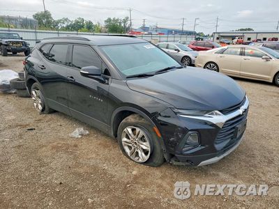 Czwarte zdjęcie samochodu z boku: 2019 CHEVROLET BLAZER 2LT VIN:3GNKBCRS7KS570072 - miniatura