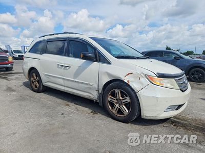 Czwarte zdjęcie samochodu z boku: 2013 HONDA ODYSSEY TOURING VIN:5FNRL5H9XDB078730 - miniatura