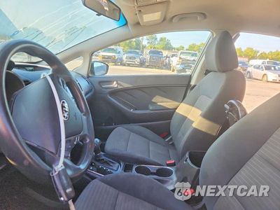 Zdjęcie 7 z 12 samochodu: 2017 KIA FORTE LX VIN:3KPFL4A78HE143494 - miniatura