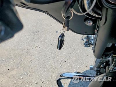 Zdjęcie 8 z 9 samochodu: 2008 HARLEY-DAVIDSON FLHT CLASSIC VIN:1HD1FF4178Y629033 - miniatura