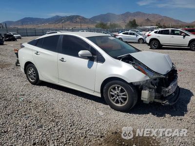 Czwarte zdjęcie samochodu z boku: 2016 TOYOTA PRIUS TWO VIN:JTDKBRFU1G3022583 - miniatura