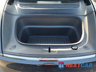 Zdjęcie 11 z 12 samochodu: 2026 TESLA MODEL Y VIN:7SAYGDEE2TF408163 - miniatura