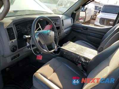 Zdjęcie 8 z 13 samochodu: 2014 NISSAN NV 2500 HD S VIN:1N6AF0LX6EN101918 - miniatura