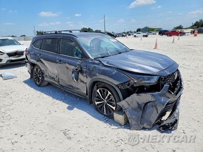 Czwarte zdjęcie samochodu z boku: 2021 TOYOTA HIGHLANDER XSE VIN:5TDJZRAH1MS073030 - miniatura