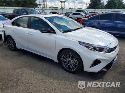 Czwarte zdjęcie samochodu z boku: 2024 KIA FORTE GT LINE VIN:3KPF54AD5RE718099 - miniatura