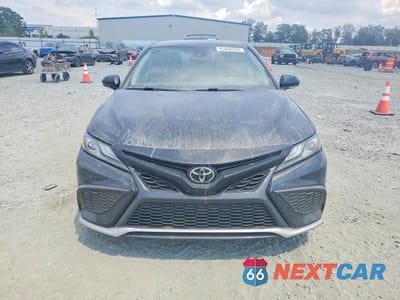 Piąte zdjęcie samochodu w środku: 2021 TOYOTA CAMRY XSE VIN:4T1K61AK5MU572284 - miniatura