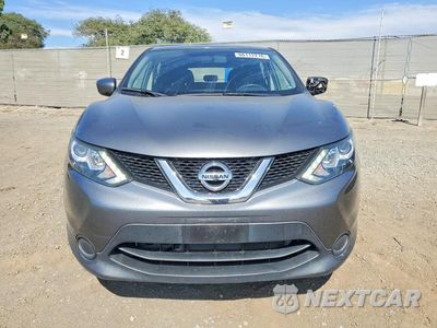 Piąte zdjęcie samochodu w środku: 2017 NISSAN ROGUE SPORT S VIN:JN1BJ1CP3HW029833 - miniatura