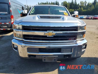 Piąte zdjęcie samochodu w środku: 2018 CHEVROLET SILVERADO K3500 LTZ VIN:1GC4K0CY3JF106213 - miniatura
