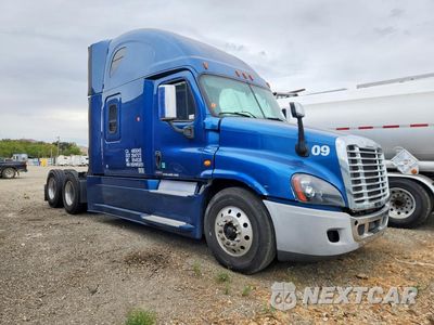 Czwarte zdjęcie samochodu z boku: 2017 FREIGHTLINER CASCADIA 125 SEMI TRUCK VIN:3AKJGLDR8HSHW5851 - miniatura