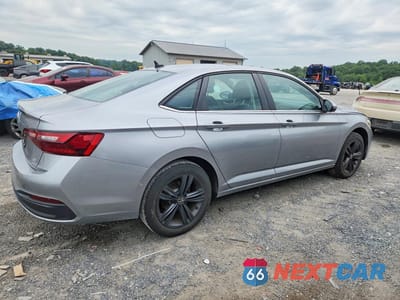 Trzecie zdjęcie samochodu z tyłu: 2022 VOLKSWAGEN JETTA SE VIN:3VW7M7BU0NM015448 - miniatura