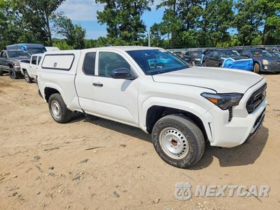 Czwarte zdjęcie samochodu z boku: 2024 TOYOTA TACOMA SR VIN:3TYJDAHN1RT006080 - miniatura