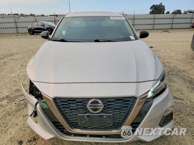 Piąte zdjęcie samochodu w środku: 2019 NISSAN ALTIMA SR VIN:1N4BL4CW9KN317066 - miniatura