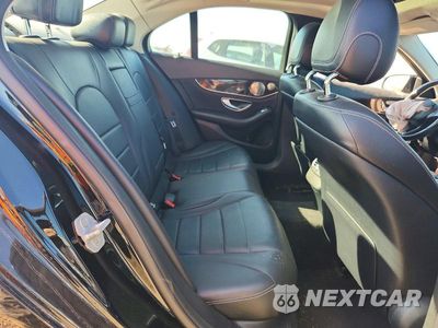 Zdjęcie 10 z 12 samochodu: 2015 MERCEDES-BENZ C 300 4MATIC VIN:55SWF4KB4FU028083 - miniatura