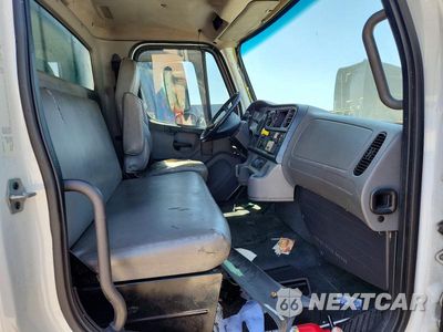 Zdjęcie 11 z 13 samochodu: 2018 FREIGHTLINER BUSINESS CLASS M2 BOX TRUCK VIN:1FVACWFB3JHJN5754 - miniatura