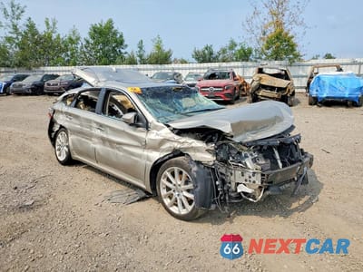 Czwarte zdjęcie samochodu z boku: 2015 TOYOTA AVALON LIMITED VIN:4T1BK1EB3FU150281 - miniatura