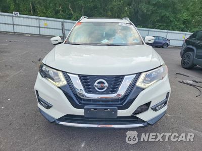 Piąte zdjęcie samochodu w środku: 2017 NISSAN ROGUE SV VIN:5N1AT2MV9HC751598 - miniatura