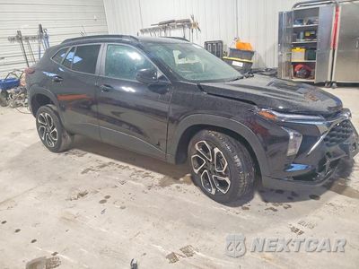 Czwarte zdjęcie samochodu z boku: 2025 CHEVROLET TRAX 2RS VIN:KL77LJEP5SC111448 - miniatura