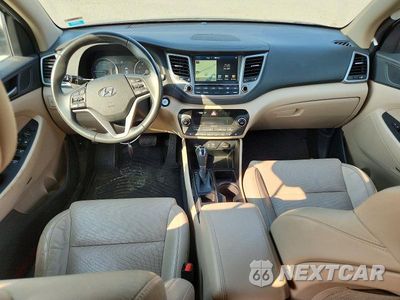 Zdjęcie 8 z 13 samochodu: 2017 HYUNDAI TUCSON LIMITED VIN:KM8J3CA26HU388770 - miniatura