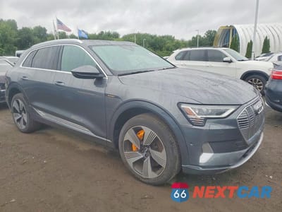 Czwarte zdjęcie samochodu z boku: 2019 AUDI E-TRON PRESTIGE VIN:WA1VAAGE3KB006760 - miniatura