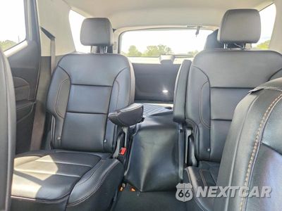 Zdjęcie 10 z 13 samochodu: 2019 CHEVROLET TRAVERSE RS VIN:1GNERJKX6KJ260483 - miniatura