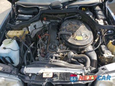 Zdjęcie 11 z 12 samochodu: 1993 MERCEDES-BENZ 300 E 4MATIC VIN:WDBED30E2PB912357 - miniatura