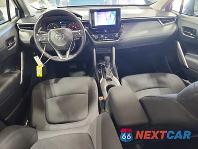 Zdjęcie 8 z 12 samochodu: 2023 TOYOTA COROLLA CROSS LE VIN:7MUBAABGXPV054036 - miniatura