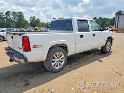 Trzecie zdjęcie samochodu z tyłu: 2004 CHEVROLET SILVERADO K1500 VIN:2GCEK13T841379836 - miniatura