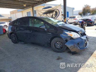 Czwarte zdjęcie samochodu z boku: 2015 TOYOTA PRIUS TWO VIN:JTDKN3DU5F1953914 - miniatura