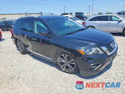 Czwarte zdjęcie samochodu z boku: 2017 NISSAN PATHFINDER PLATINUM VIN:5N1DR2MM4HC620338 - miniatura